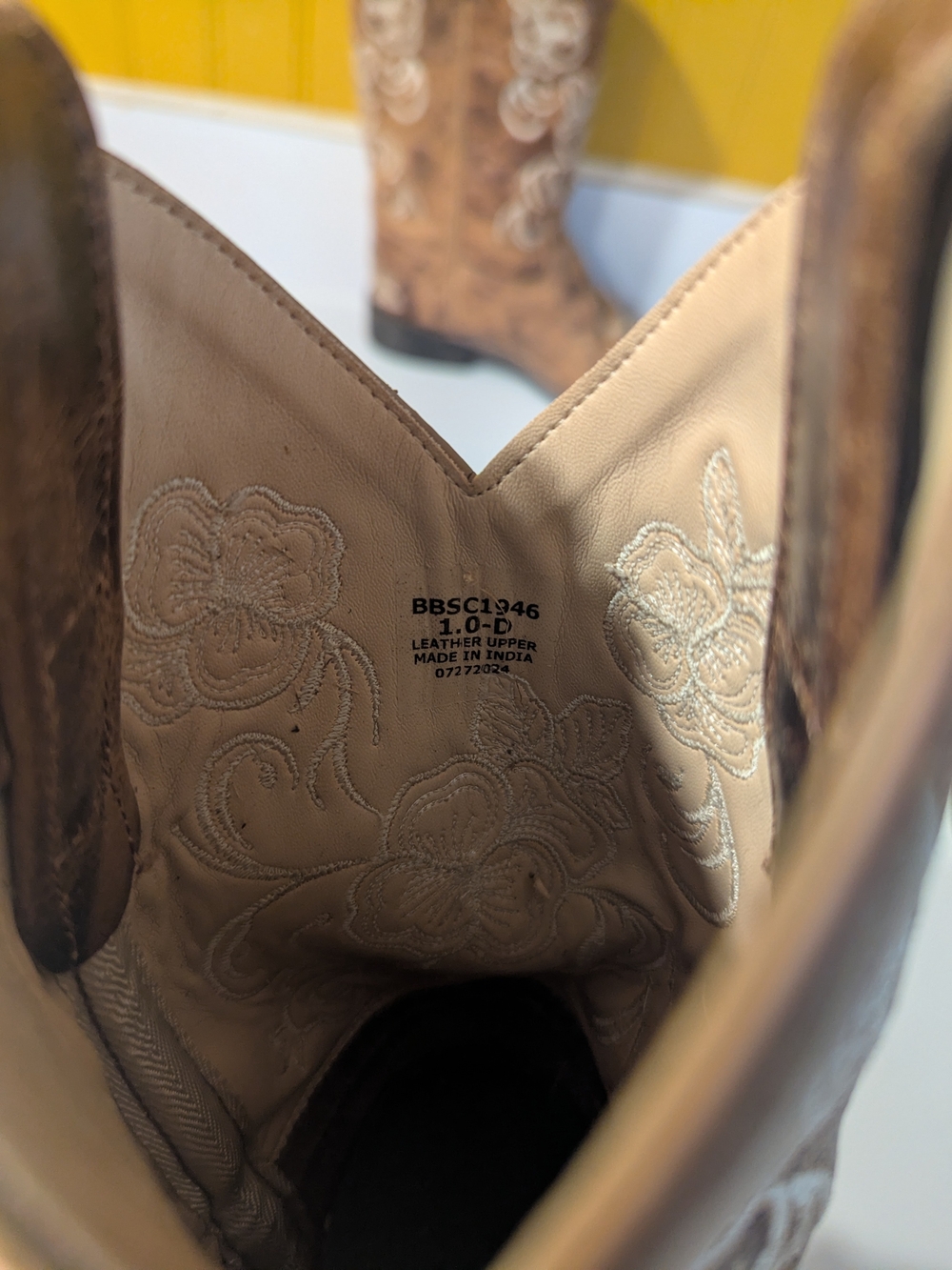 Girls' Little Lasy Floral Embroidered Western Boots Broad Square Toe By Shyanne - Picture 3 of 4